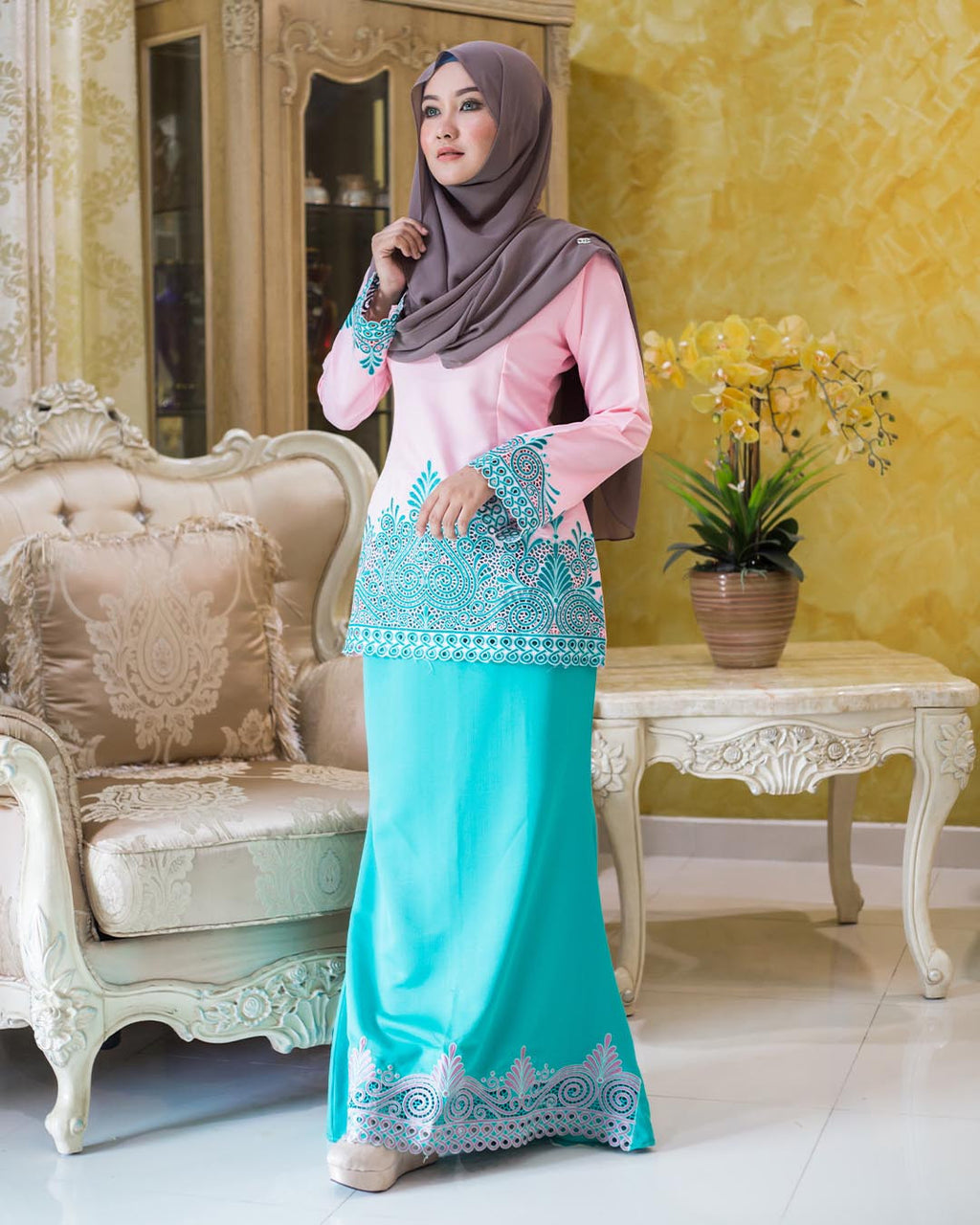 Kurung Moden Sulam Camellia Pink Turqoise