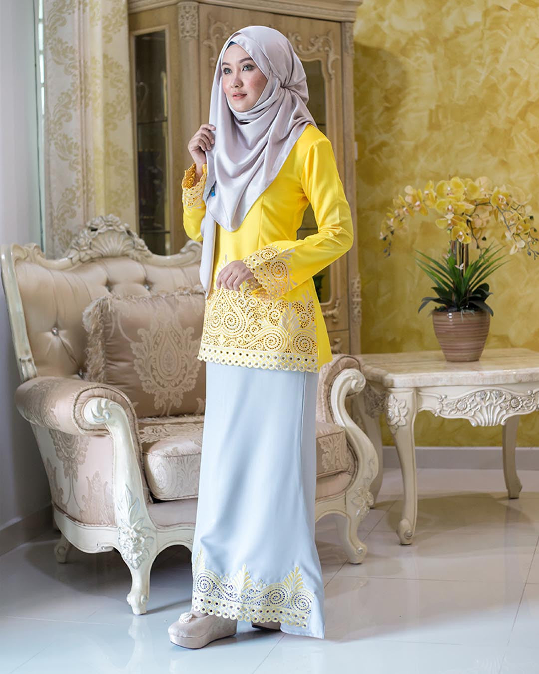 Kurung Moden Sulam Camellia Royal Yellow