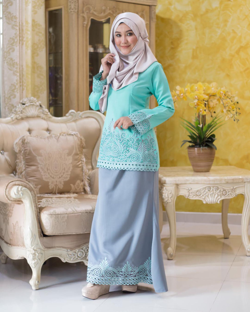 Kurung Moden Sulam Camellia Turqoise
